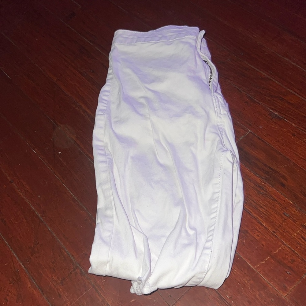 White skinny jeans